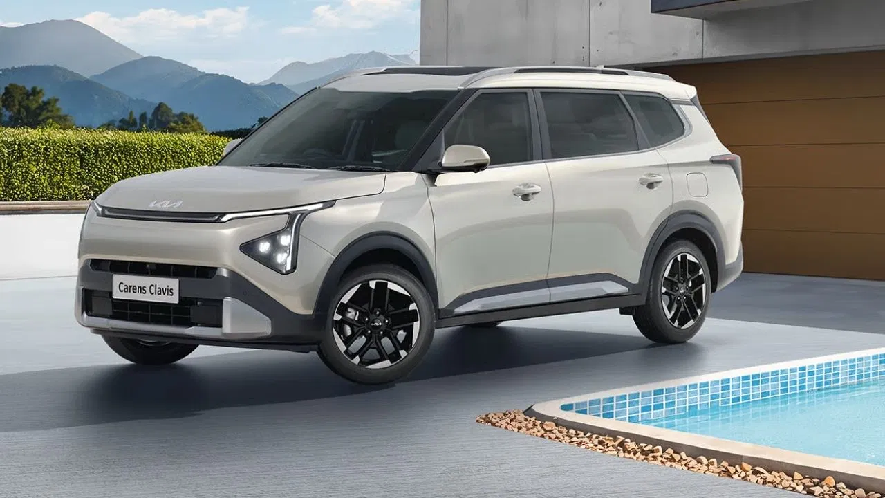 New Kia Clavis HTE (EX) Launched in India at ₹12.55 Lakh, Gets Sunroof & Premium Features